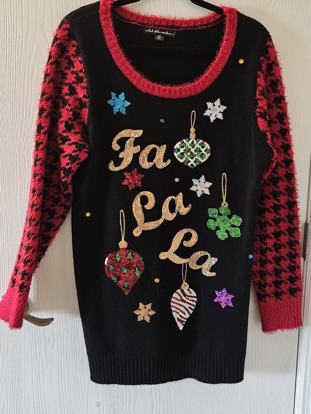 Festive 'Fa La La' Sequin Christmas Sweater - Black & Red